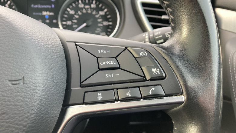 Nissan Qashqai 1.3 DiG-T Tekna+ 5dr Petrol Hatchback